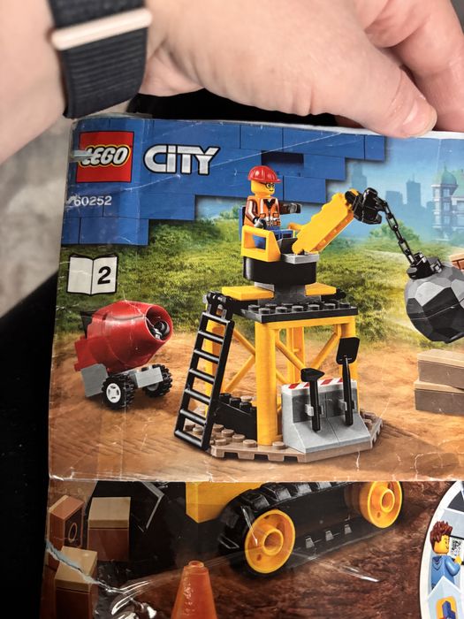 lego 60252 , 126 piese in stare foarte buna