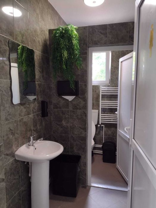 Închiriez pensiune la munte