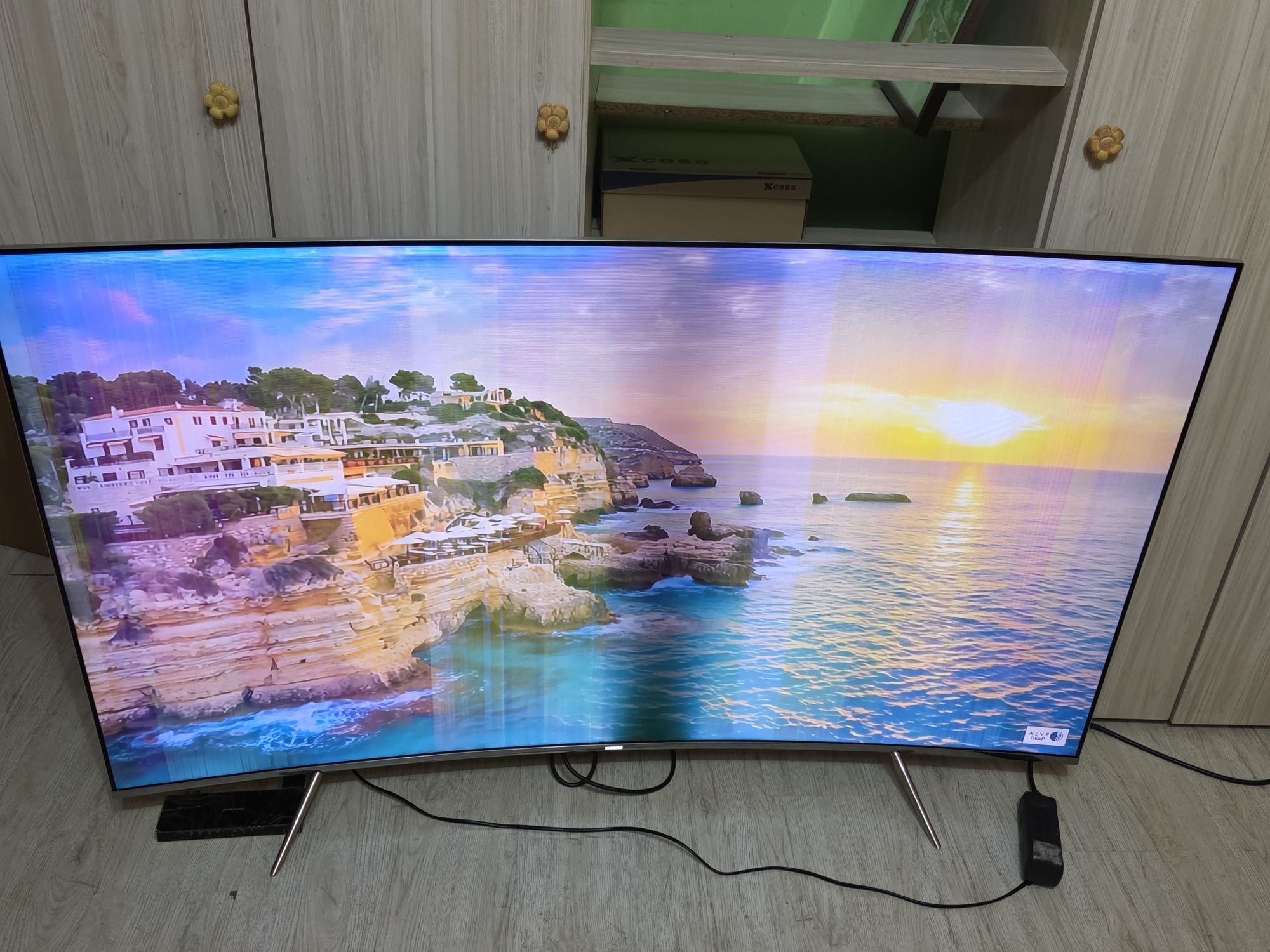 Samsung UE65KS7502U с проблем, възможен бартер