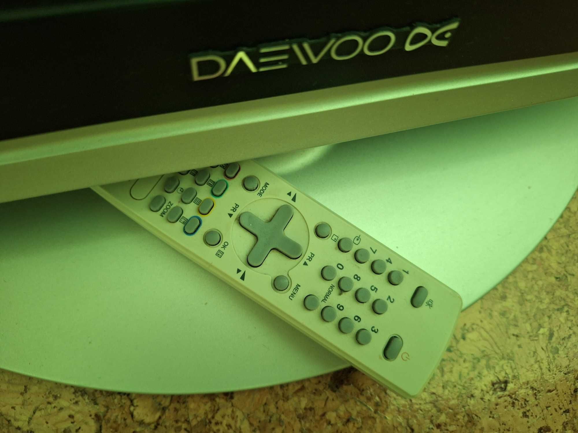 Нов телевизор DAEWOO DLP-20D7