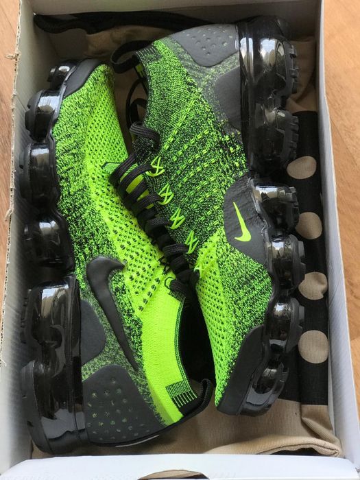 Adidasi Nike VaporMax noi