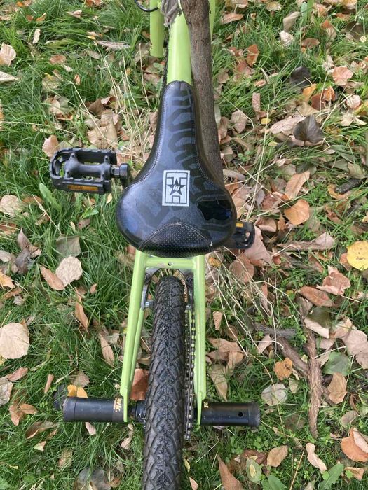 Детски bmx
Рамака:tony hawk attaboy
Пегове: tony hawk
Гуми: 16 цола
Сп