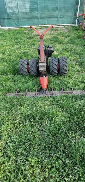Mașina de tuns iarba,lucerna,fin,etc pe benzina cu 4 roti