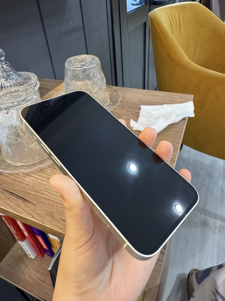 iPhone 14 в идеальном состоянии