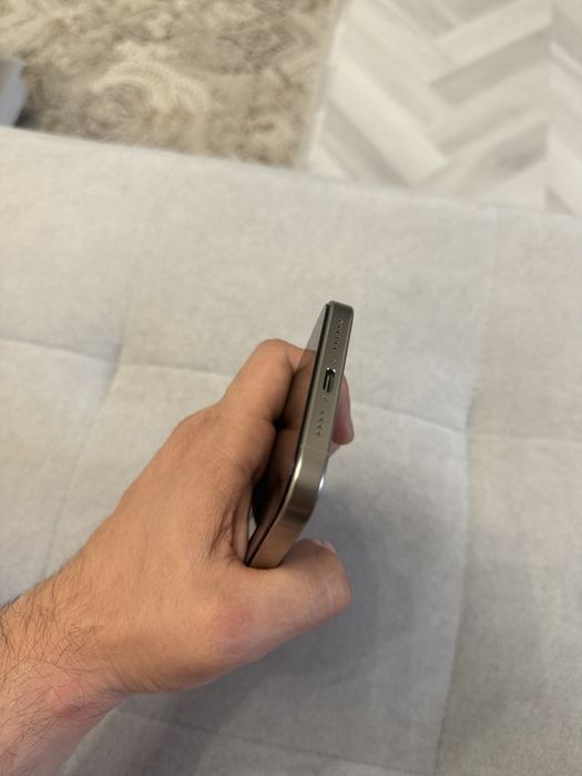 Продам iphone 16 pro max natural 256 gb