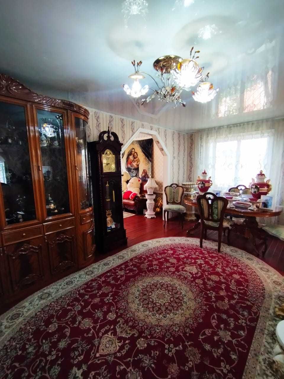 Срочно продам два дома в одном дворе в рабочем поселке.