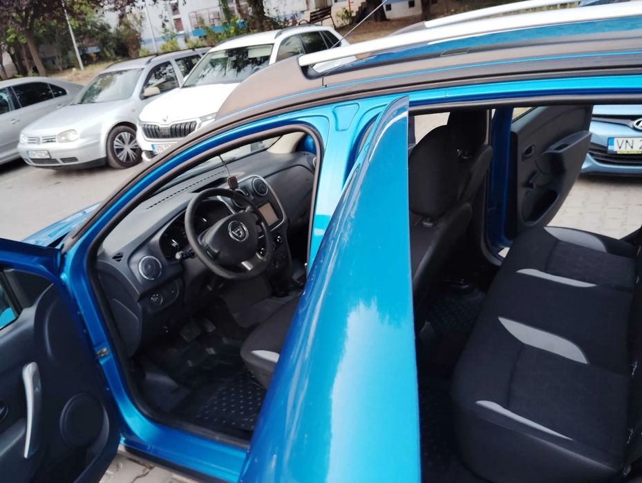Dacia Sandero Stepway Dacia Sandero Stepway, cu cutie automată, motor 0.9 benzina, 90 CP