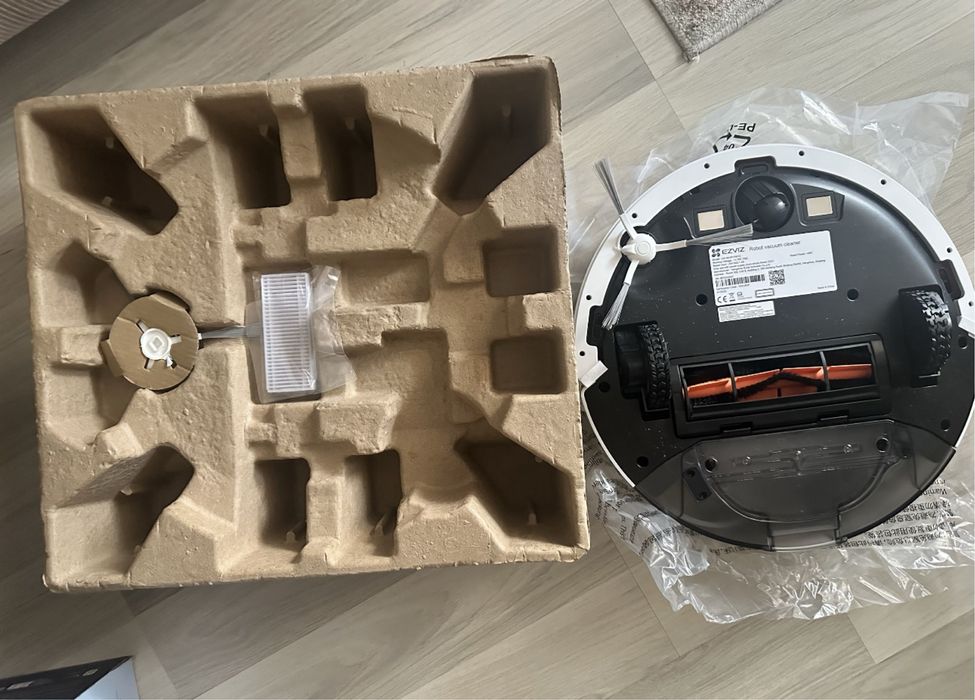 Aspirator robot EZVIZ RE4Plus, cu garanție și factura de achiziție