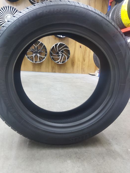 Ilink snowgripeer 215/55/17