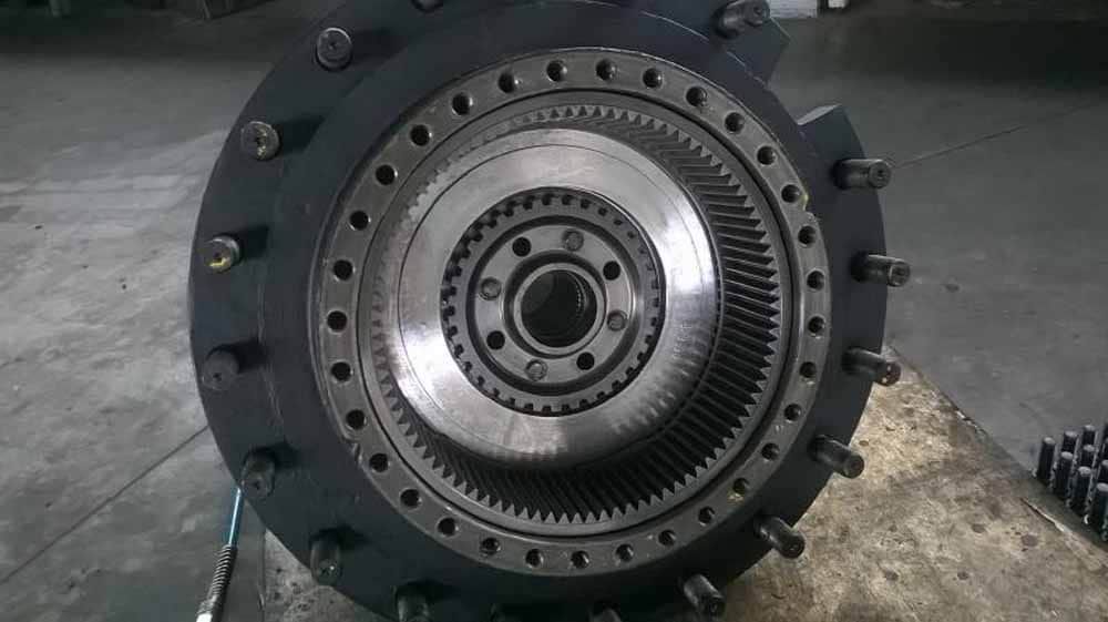 butuc roata miniincarcator caterpillar 216,b 226,b