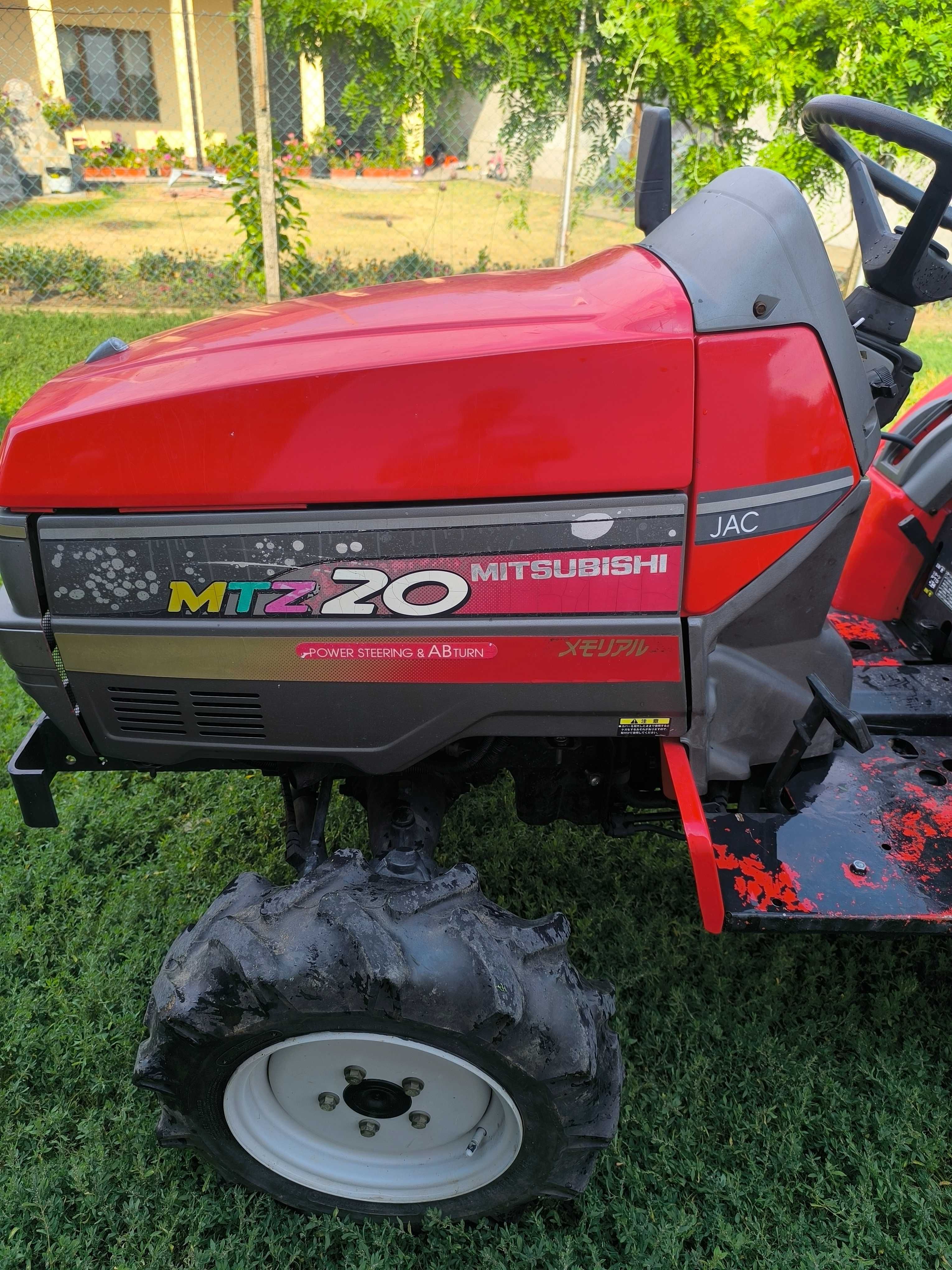 Трактор чеMITSUBISHI MTZ 20 и косачка