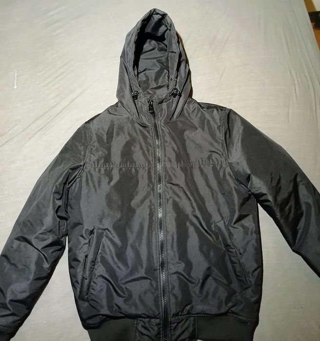 Черно яке с качулка – почти ново, носено веднъж, 45 лв