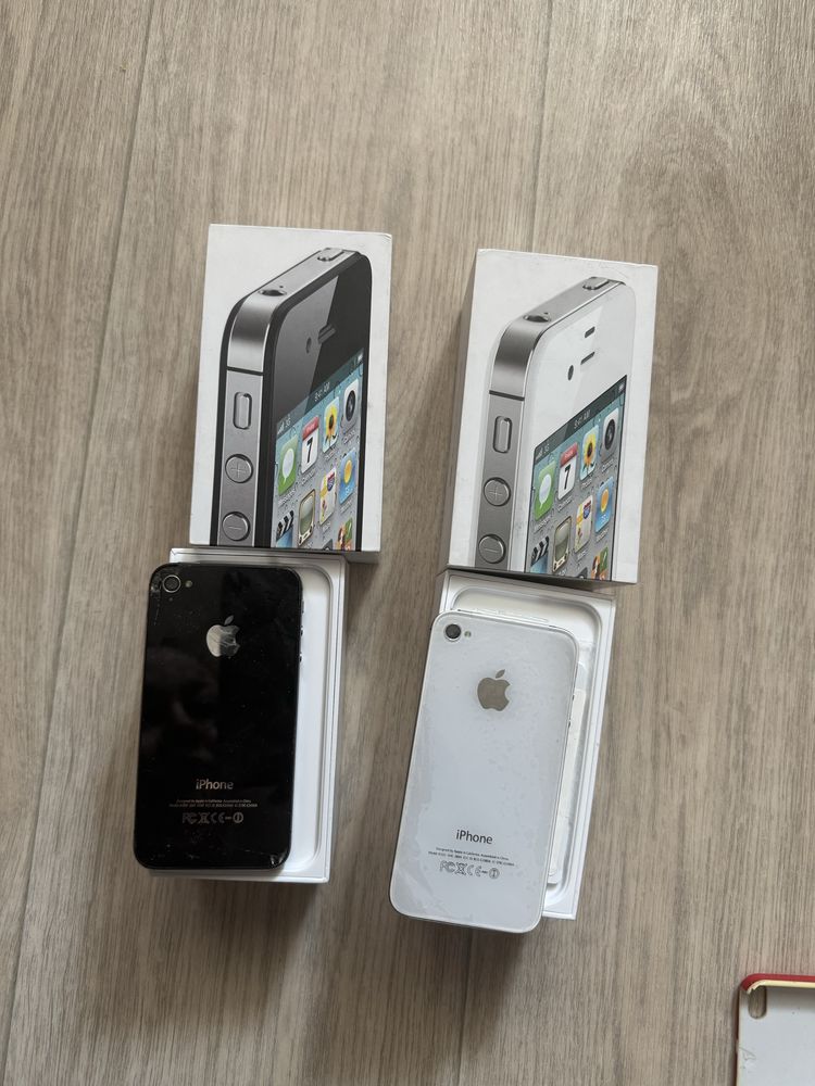 Продам 2 iphone 4S