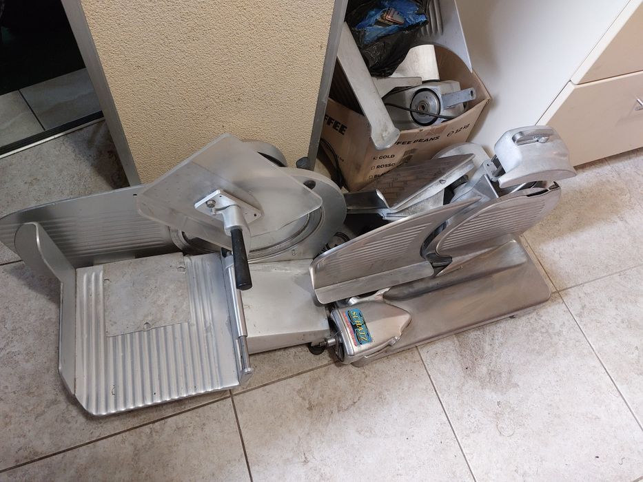 Колбасорезачки работещи и за части