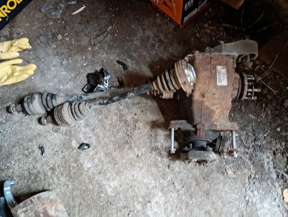 Vând diferențial BMW seria 1  + planetare