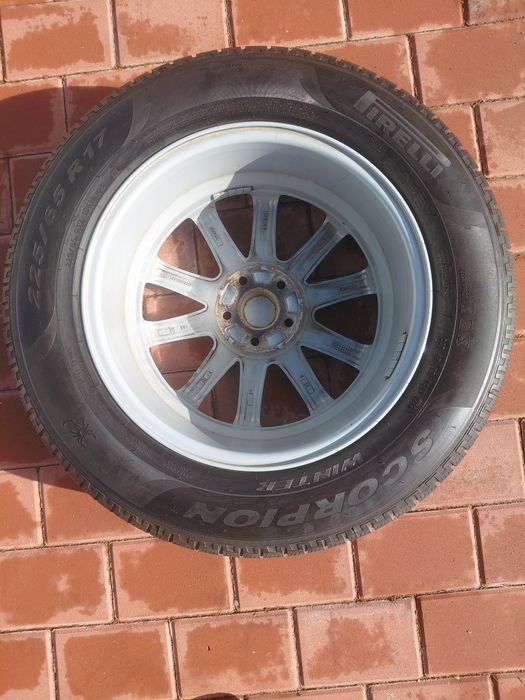 Vand 4 roţi R17 pentru SUV