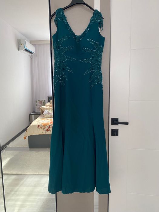 Официална рокля .