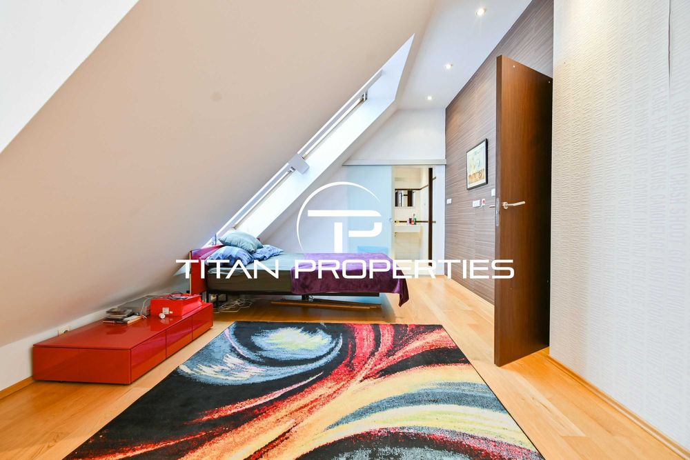 Дава се под наем Тристаен апартамент в София, Център - 200 кв.м за 2000 € - Снимка #14