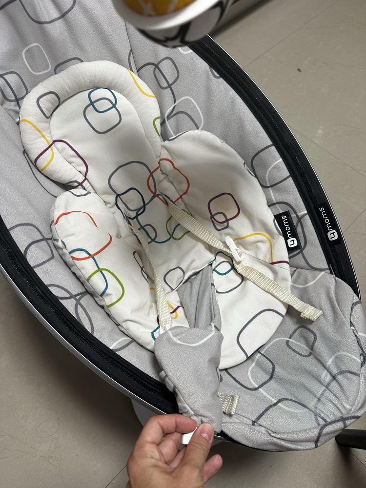 Balansoar electric  bebelusi mamaroo 4moms 4.0