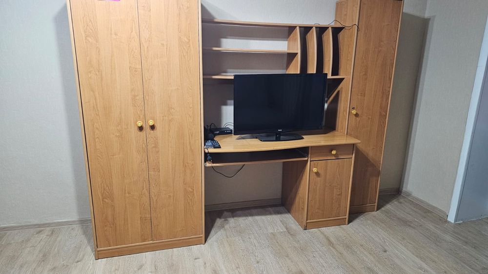 Продам  школьную стенку