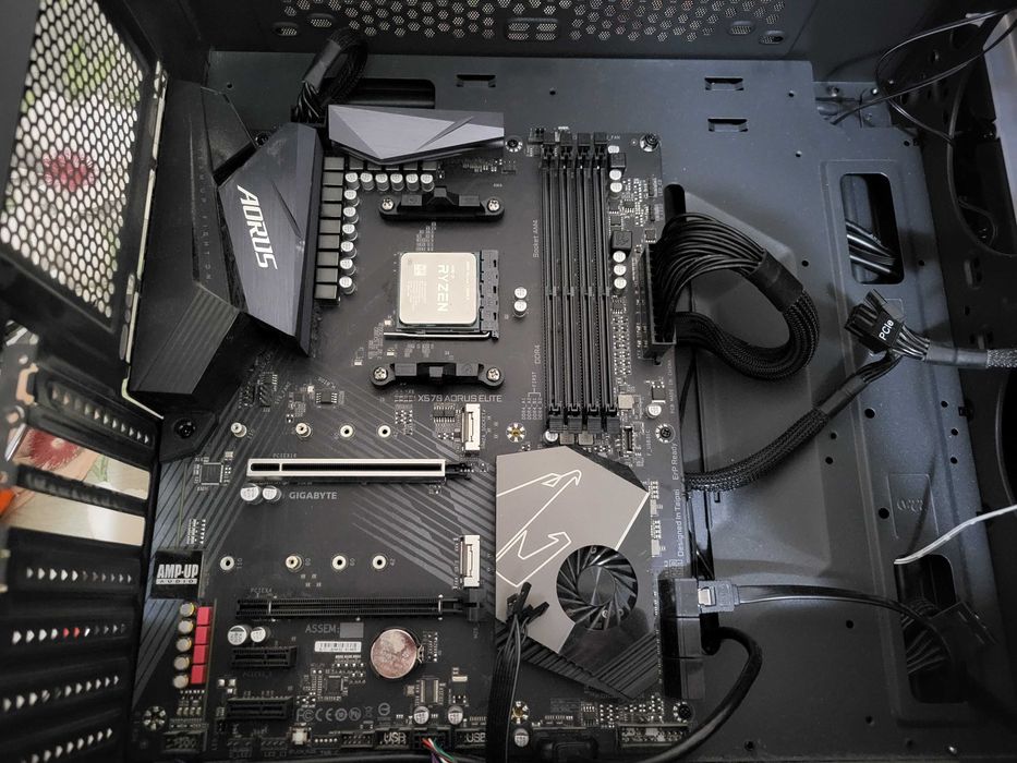 Ryzen 7 5800X + X570 AORUS ELITE + 32GB DDR4 3600 + RTX 3060 12GB