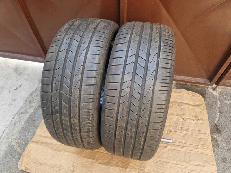 4 Hankook R18 235/55
летни гуми 
DOT4419