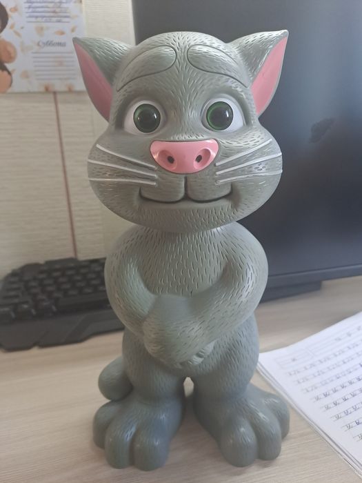 Говорящий том продам