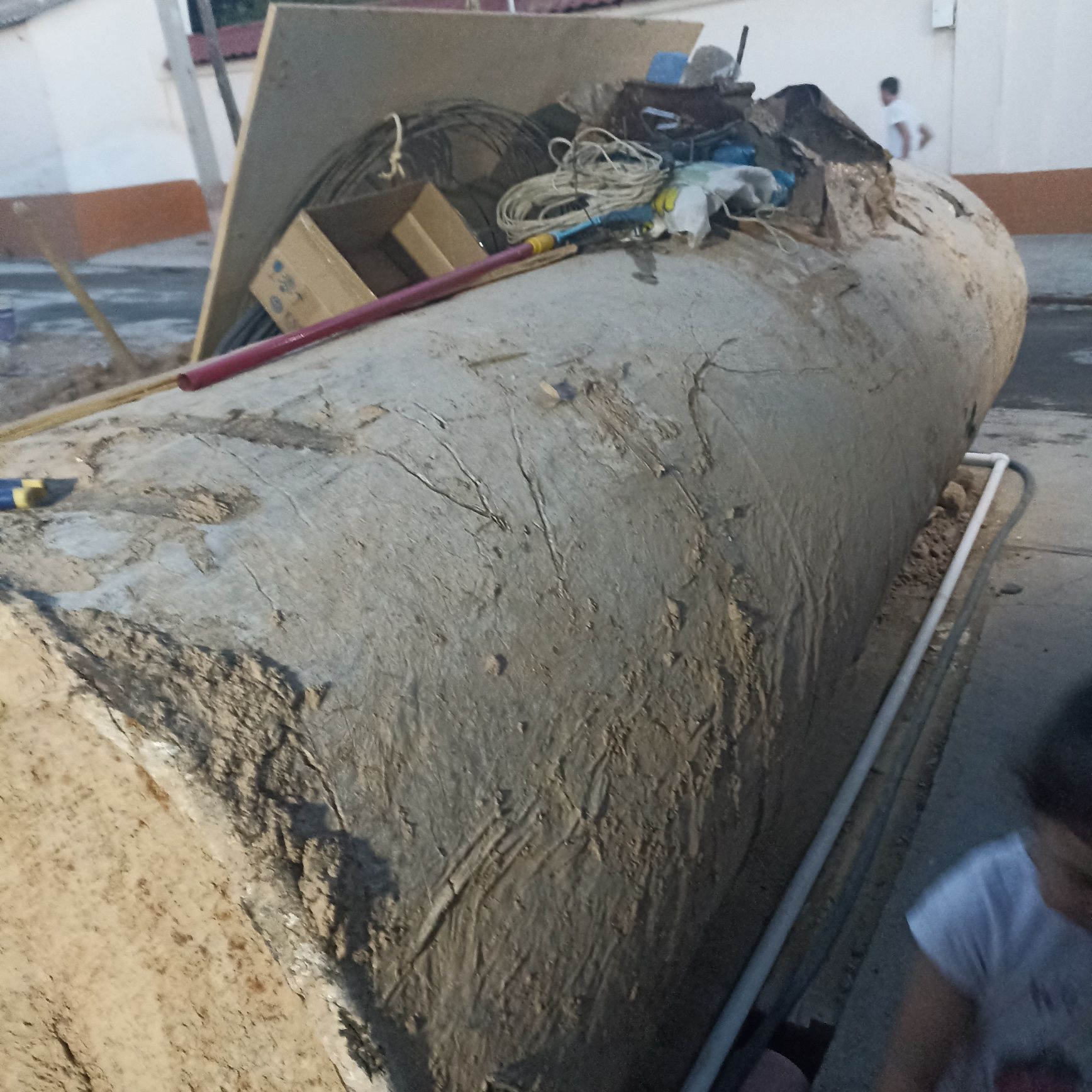 Bochka sotiladi narxi arzon 5 tonali bochka