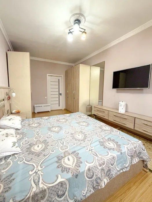 Продаю 2/3/5 Буюк ипак йули метро