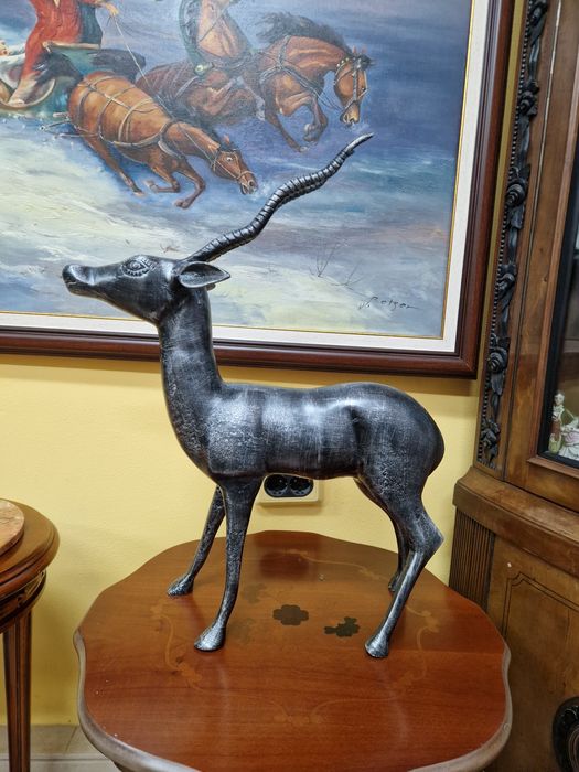 Огромна антикварна метална фигура статуетка газела