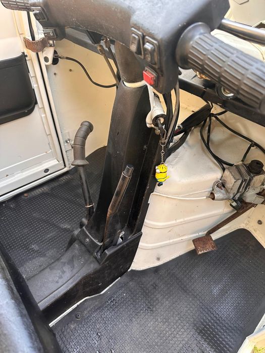 Vând Piaggio Ape