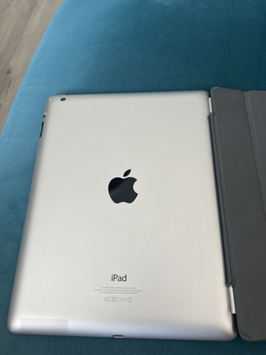 Vand 2 iPad uri generatia 4 si 3