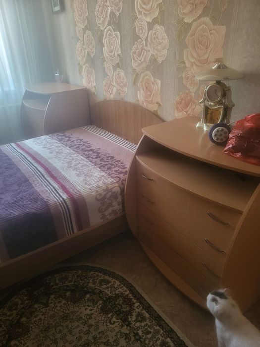 Кровать плюс два комода