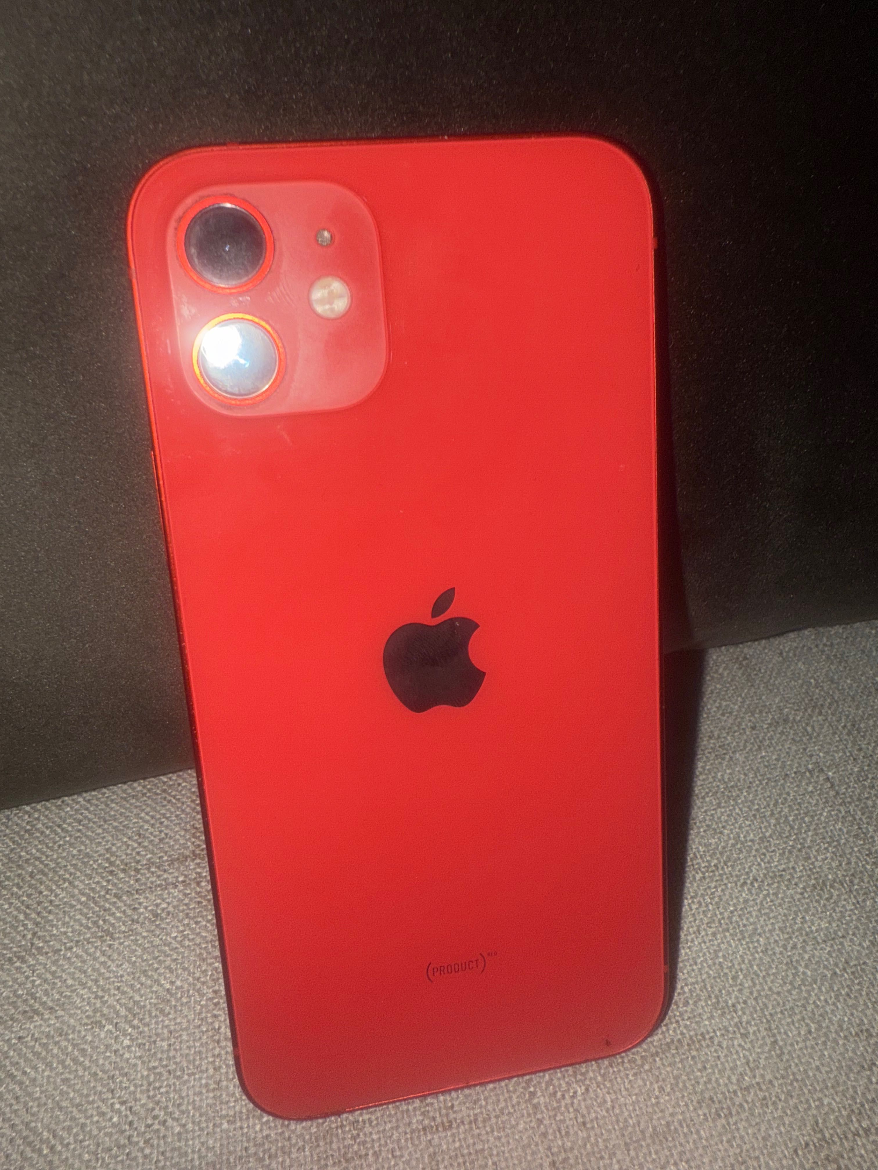 iPhone 12 червен цвят