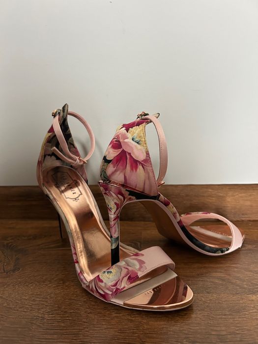 Ted Baker токчета