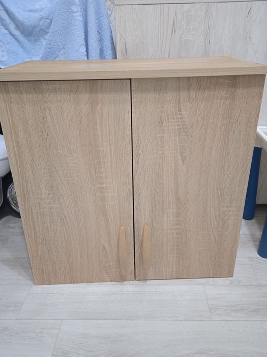 Навесной кухонный шкаф для посуды