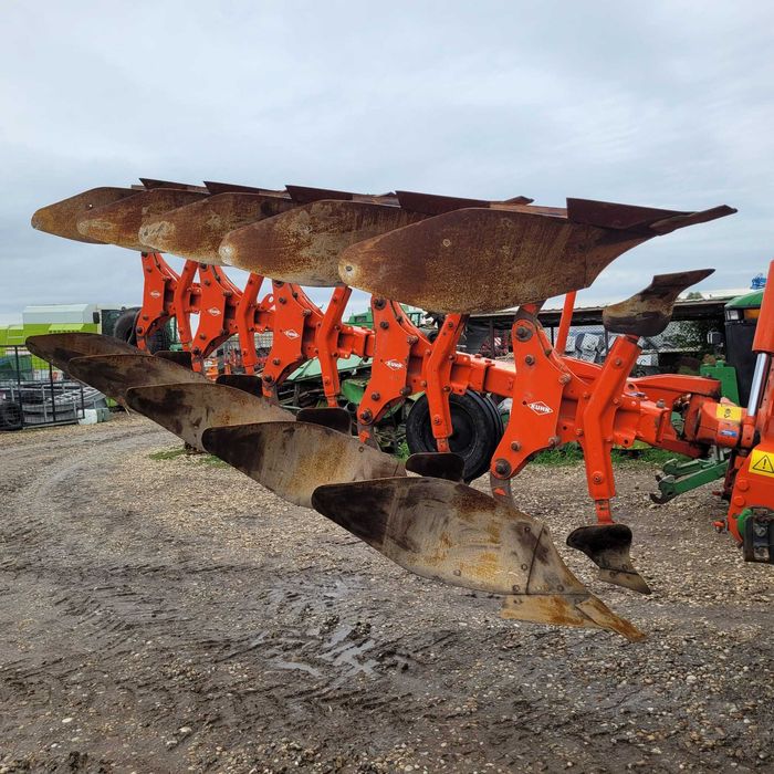 Plug Kuhn MultiMaster 113, an 2013, cu 4+1= 5 brazde reversibile