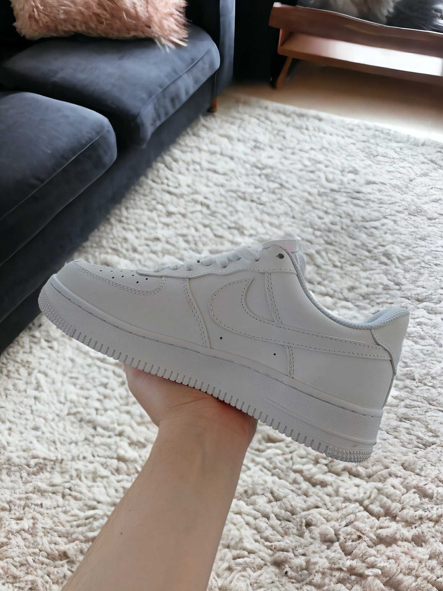 Nike Air Force One Triple White / No Box