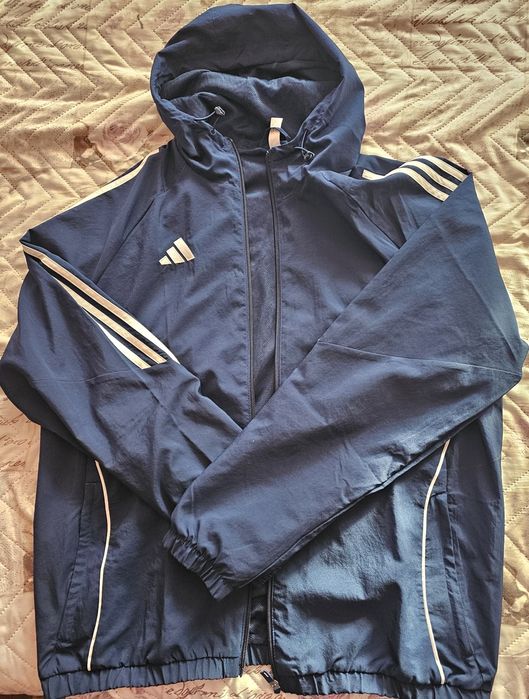 Продавам Горница адидас