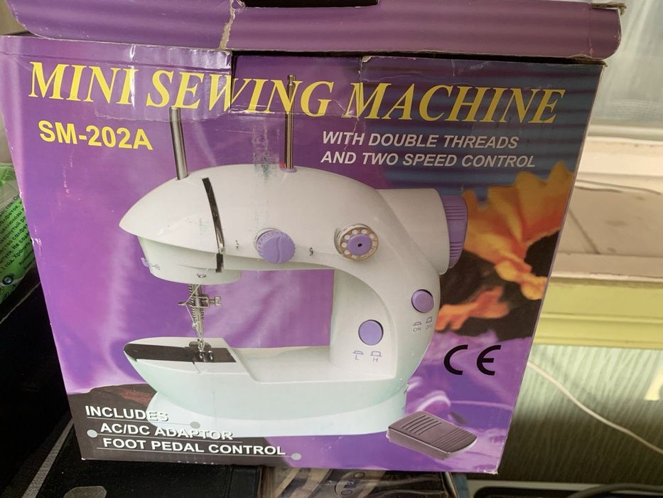 Мини швейная машинка