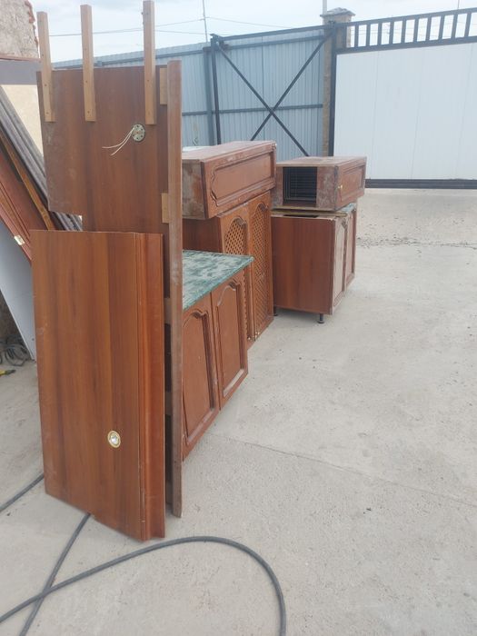 Продам Кухонный шкаф