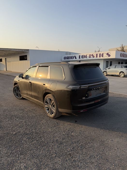 Leapmotor c16 3 pozitsia lidar parog qoraga qora salon