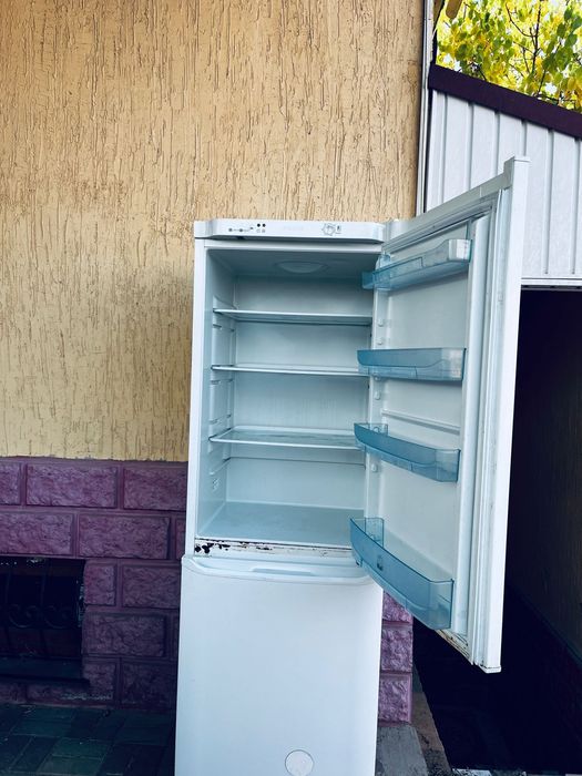 Продам старый Холодильник фирмы POZIS в рабочем состоянии