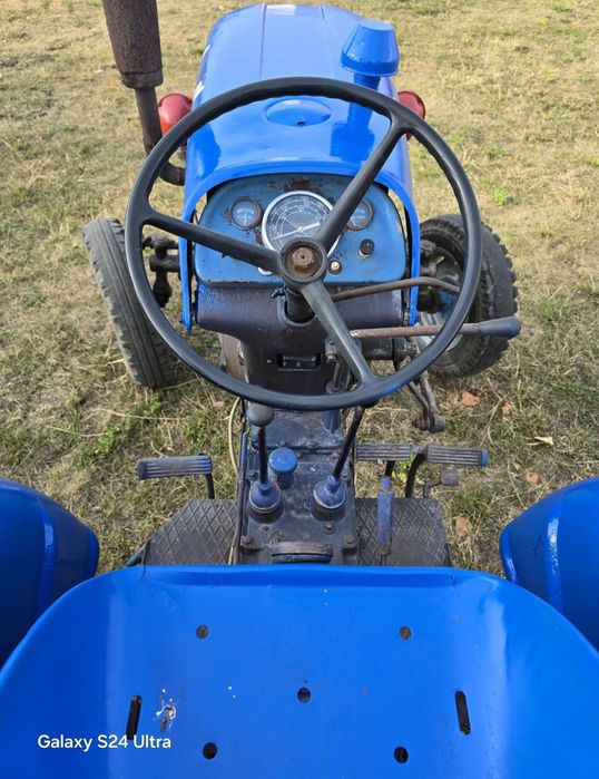 Tractor Landini 
Tractor Landini motor parkin 3 cilindri consum foart