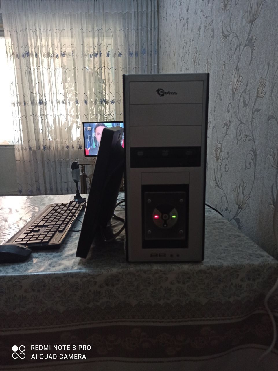 Компьютер ( системный блок, монитор)