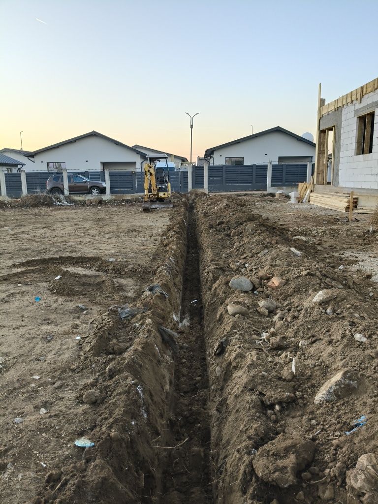 Inchiriez miniexcavator