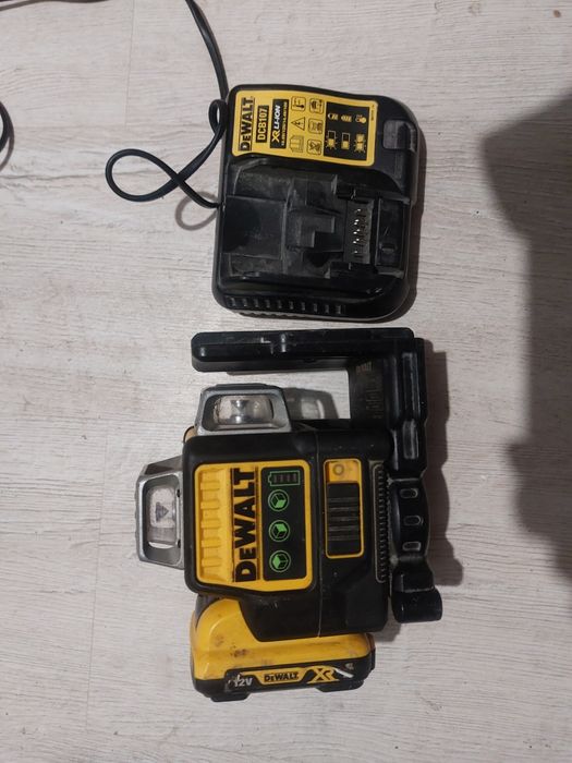 Laser  dewalt dce089d1g