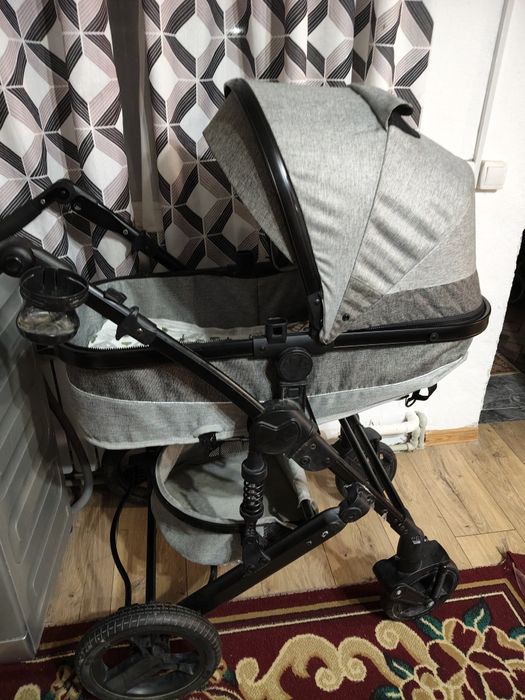 Коляска Б/У ребенок лежал пару раз, есть сумка и зимний конверт