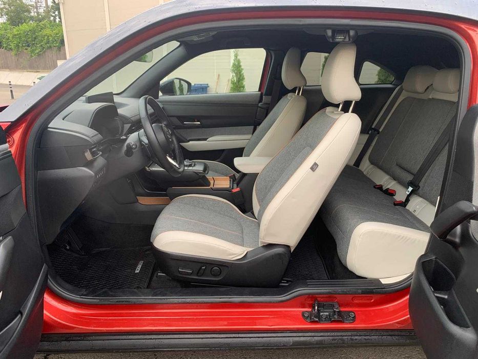 Shimb/Vand Mazda MX-30 GT Plus Luxury, cu sist fotovoltaic