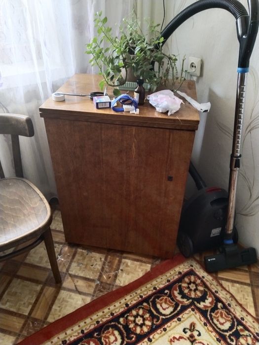 Швейная машина.  .